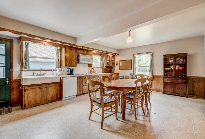 4 Bedrooms Bedrooms, ,2 BathroomsBathrooms,Residential,Single Family,Jackson,2,131965