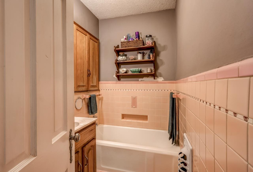 4 Bedrooms Bedrooms, ,2 BathroomsBathrooms,Residential,Single Family,Jackson,2,131965