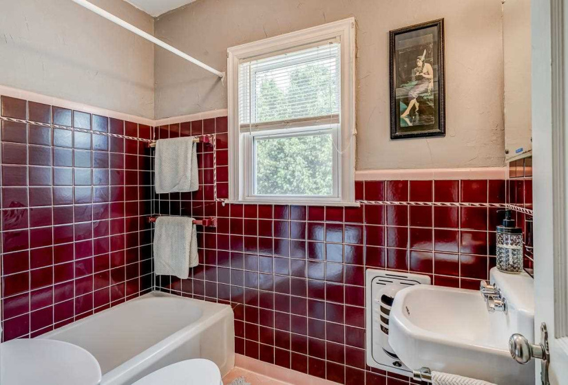 4 Bedrooms Bedrooms, ,2 BathroomsBathrooms,Residential,Single Family,Jackson,2,131965