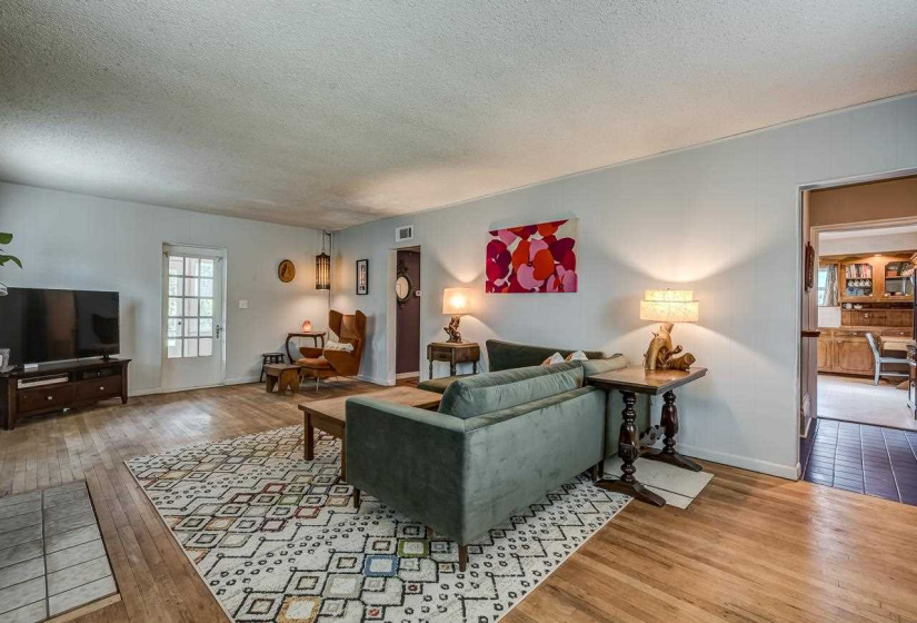4 Bedrooms Bedrooms, ,2 BathroomsBathrooms,Residential,Single Family,Jackson,2,131965