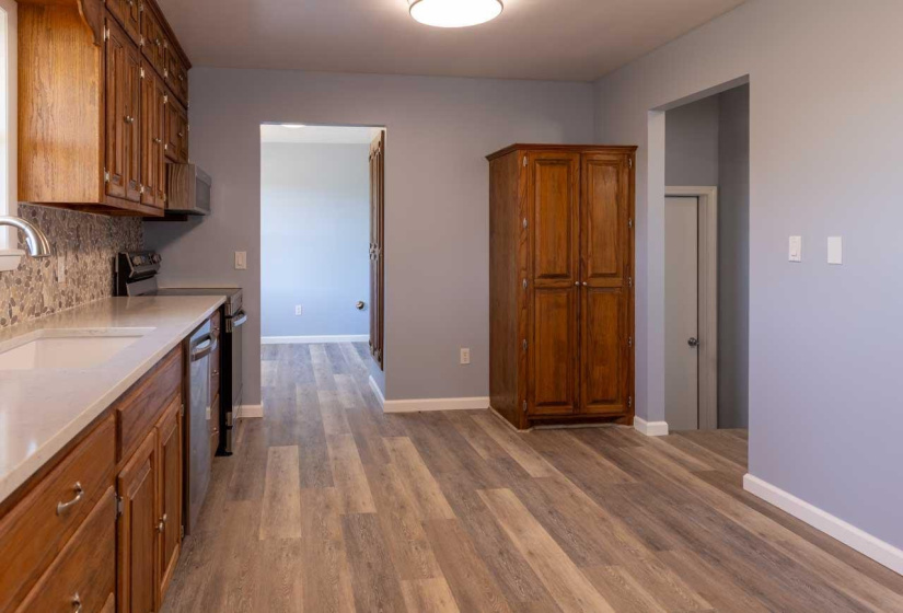 5 Bedrooms Bedrooms, ,3 BathroomsBathrooms,Residential,Single Family,Perkins,2,131966