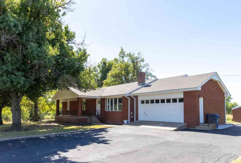 5 Bedrooms Bedrooms, ,3 BathroomsBathrooms,Residential,Single Family,Perkins,2,131966