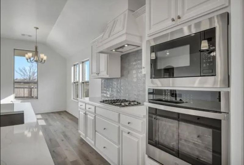 4 Bedrooms Bedrooms, ,2 BathroomsBathrooms,Residential,Single Family,Emerald,1,131982
