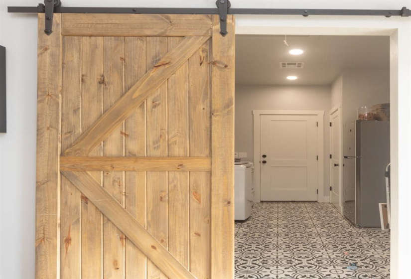 4 Bedrooms Bedrooms, ,2 BathroomsBathrooms,Residential,Single Family,3450,1,131688