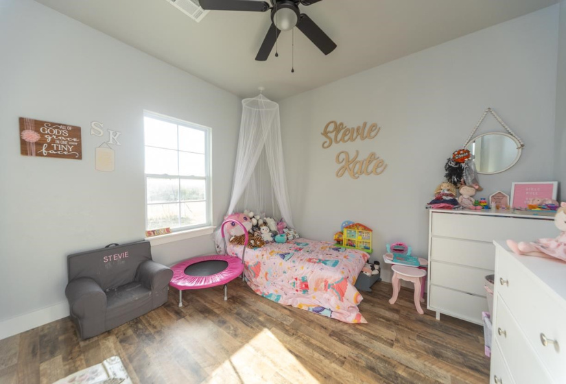 4 Bedrooms Bedrooms, ,2 BathroomsBathrooms,Residential,Single Family,3450,1,131688