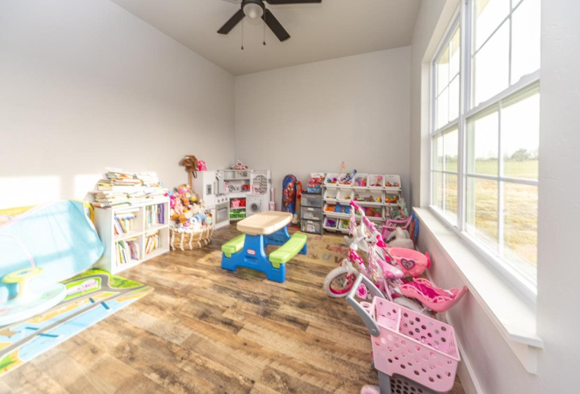4 Bedrooms Bedrooms, ,2 BathroomsBathrooms,Residential,Single Family,3450,1,131688