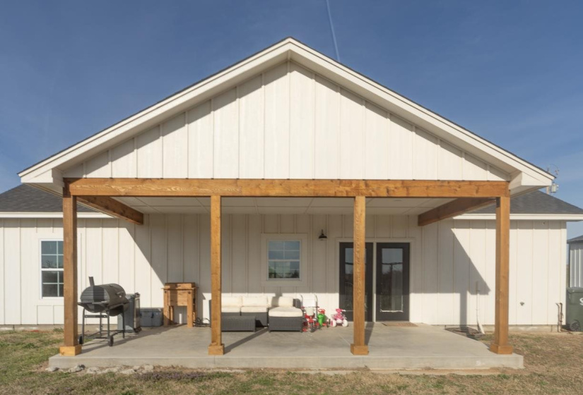 4 Bedrooms Bedrooms, ,2 BathroomsBathrooms,Residential,Single Family,3450,1,131688