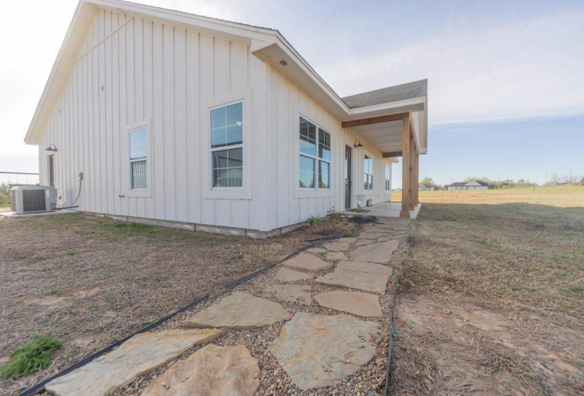 4 Bedrooms Bedrooms, ,2 BathroomsBathrooms,Residential,Single Family,3450,1,131688