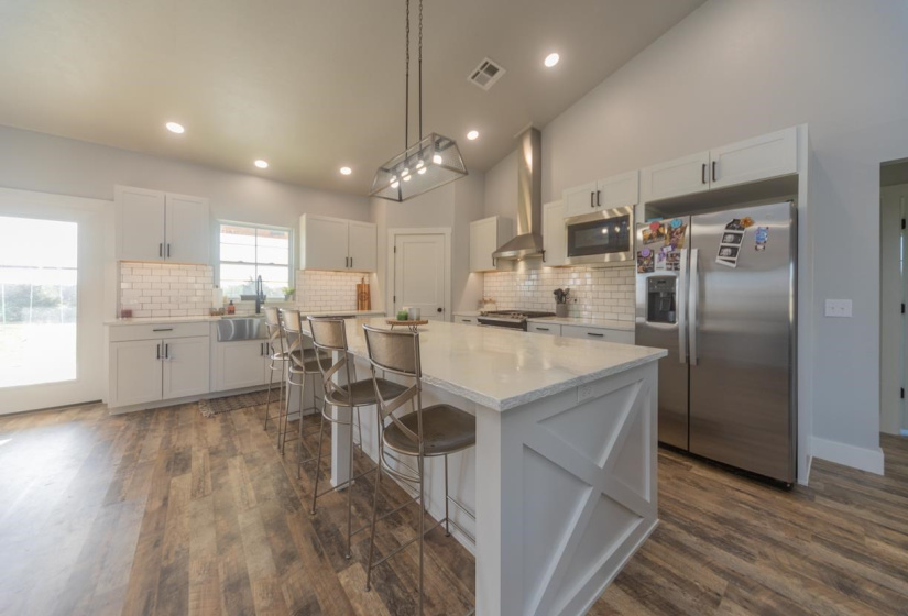 4 Bedrooms Bedrooms, ,2 BathroomsBathrooms,Residential,Single Family,3450,1,131688