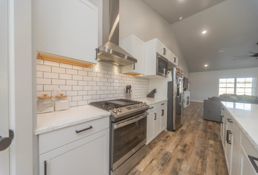 4 Bedrooms Bedrooms, ,2 BathroomsBathrooms,Residential,Single Family,3450,1,131688