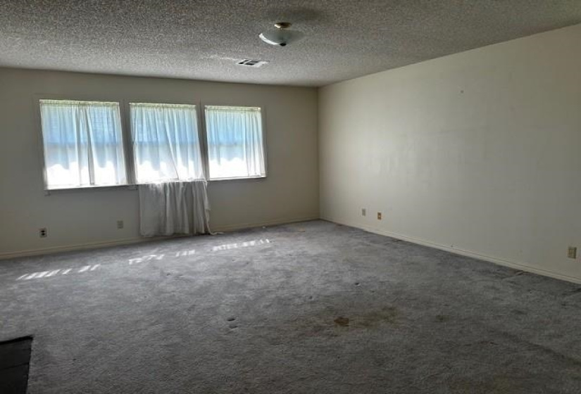 3 Bedrooms Bedrooms, ,2 BathroomsBathrooms,Residential,Single Family,750,1,131990