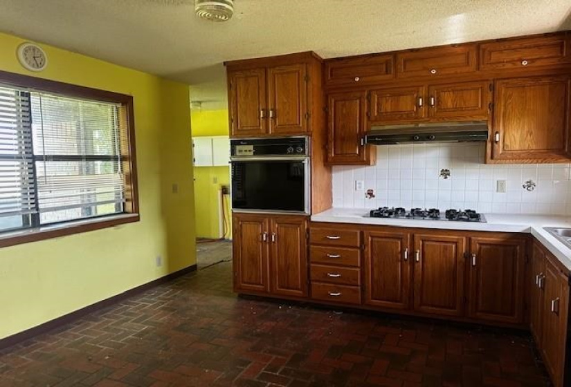 3 Bedrooms Bedrooms, ,2 BathroomsBathrooms,Residential,Single Family,750,1,131990