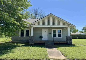 2 Bedrooms Bedrooms, ,1 BathroomBathrooms,Residential,Single Family,Walnut,1,131996