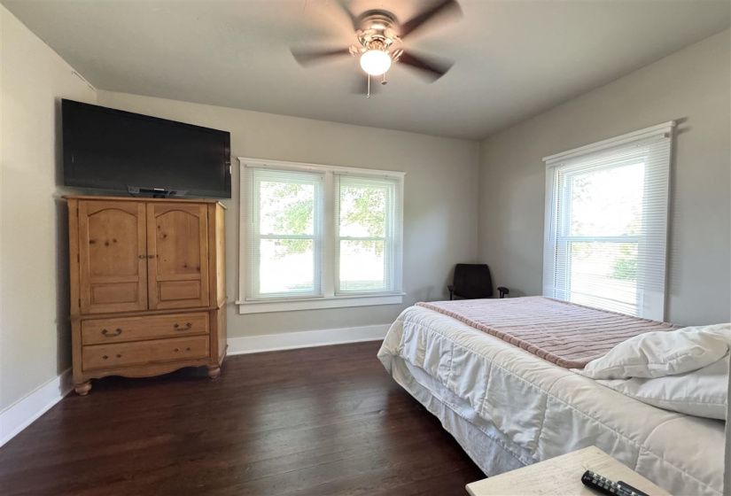 2 Bedrooms Bedrooms, ,1 BathroomBathrooms,Residential,Single Family,Walnut,1,131996