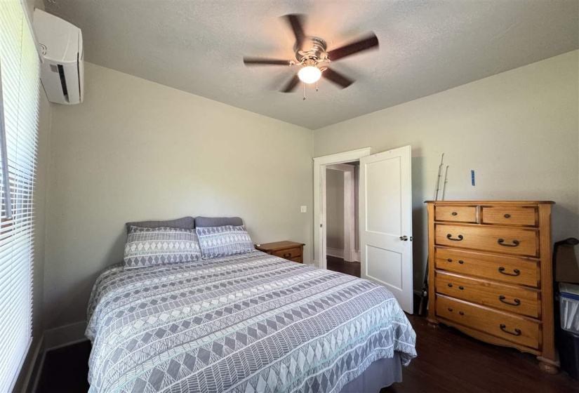2 Bedrooms Bedrooms, ,1 BathroomBathrooms,Residential,Single Family,Walnut,1,131996