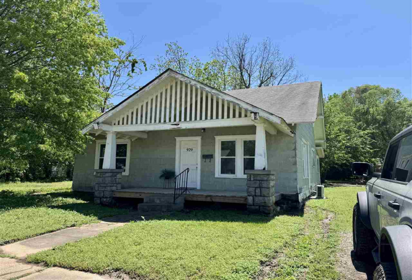 2 Bedrooms Bedrooms, ,1 BathroomBathrooms,Residential,Single Family,Walnut,1,131996