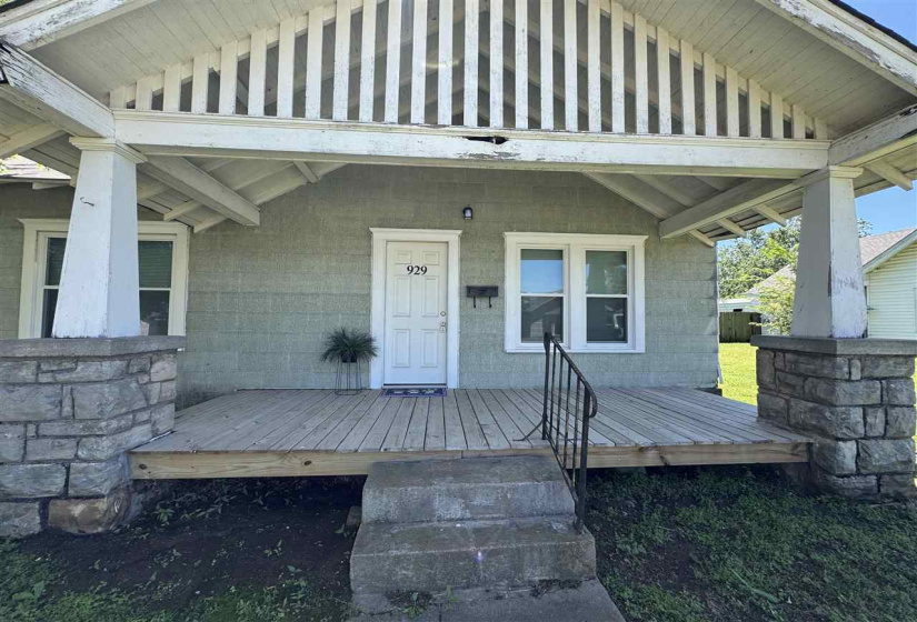 2 Bedrooms Bedrooms, ,1 BathroomBathrooms,Residential,Single Family,Walnut,1,131996