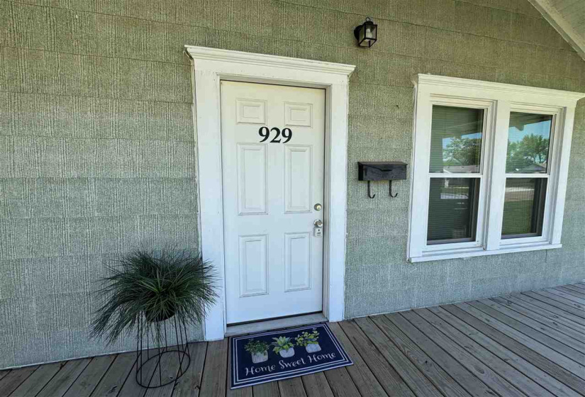 2 Bedrooms Bedrooms, ,1 BathroomBathrooms,Residential,Single Family,Walnut,1,131996