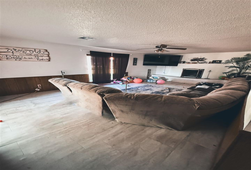 3 Bedrooms Bedrooms, ,2 BathroomsBathrooms,Residential,Single Family,12th,1,131997