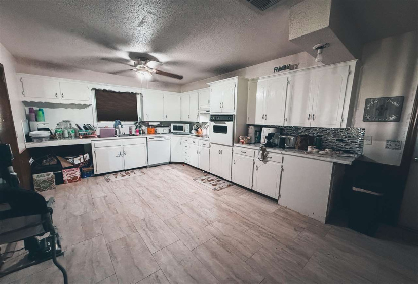 3 Bedrooms Bedrooms, ,2 BathroomsBathrooms,Residential,Single Family,12th,1,131997