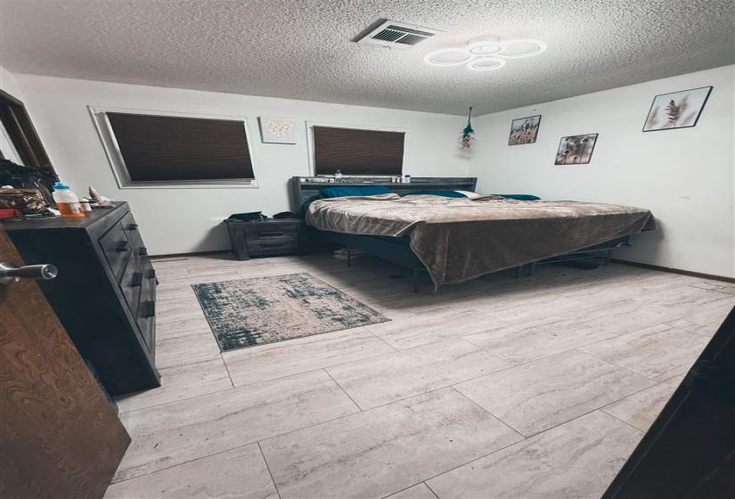 3 Bedrooms Bedrooms, ,2 BathroomsBathrooms,Residential,Single Family,12th,1,131997
