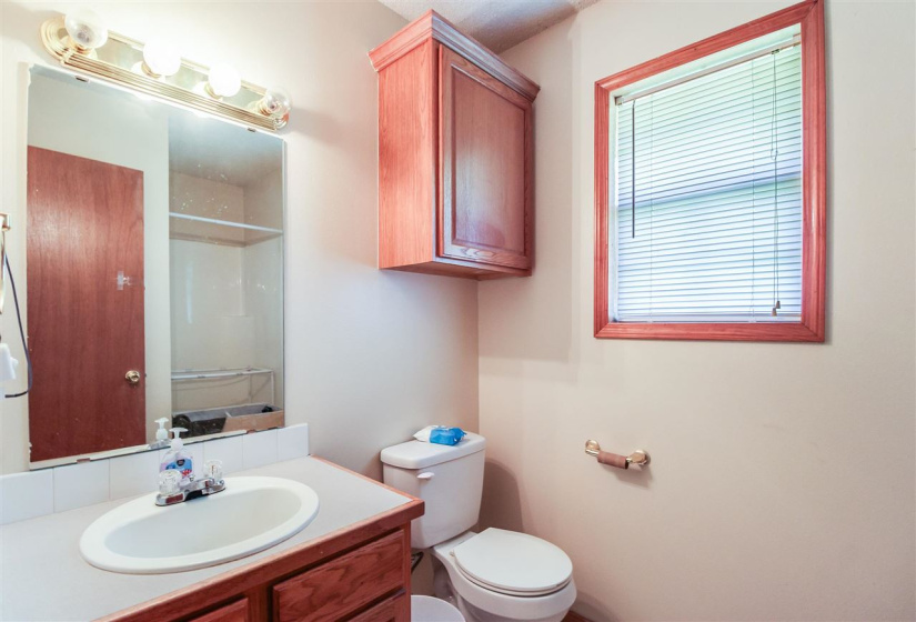 3 BathroomsBathrooms,Multi-family,Duplex,Par,1,132008