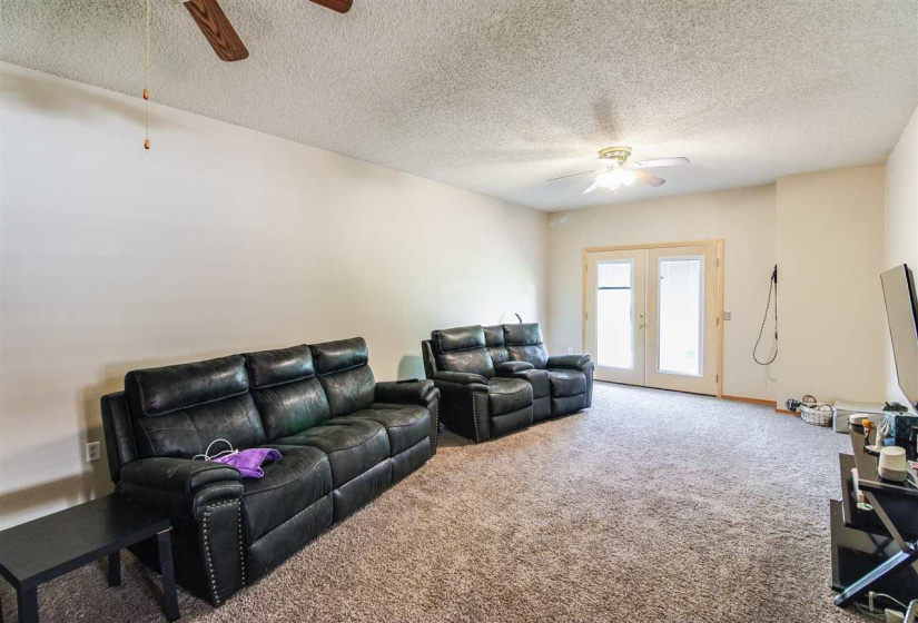 3 BathroomsBathrooms,Multi-family,Duplex,Par,1,132008
