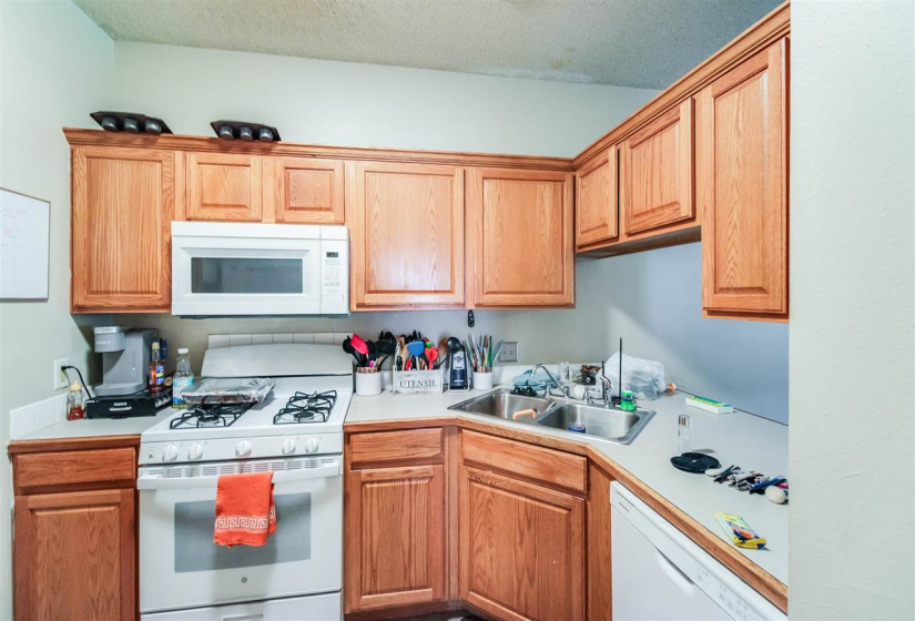 3 BathroomsBathrooms,Multi-family,Duplex,Par,1,132008
