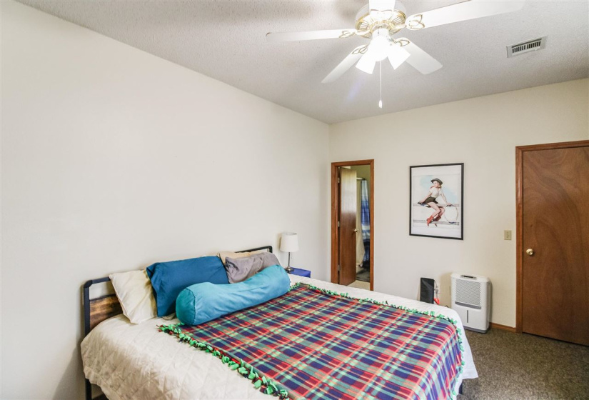 3 BathroomsBathrooms,Multi-family,Duplex,Par,1,132009