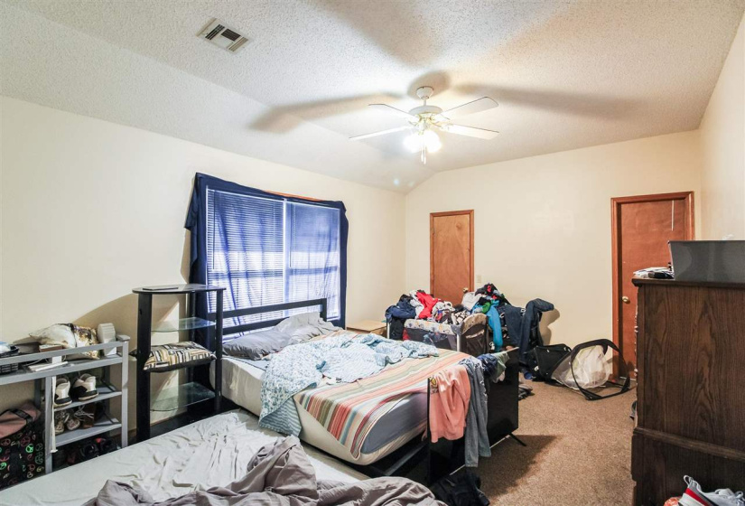 3 BathroomsBathrooms,Multi-family,Duplex,Par,1,132009