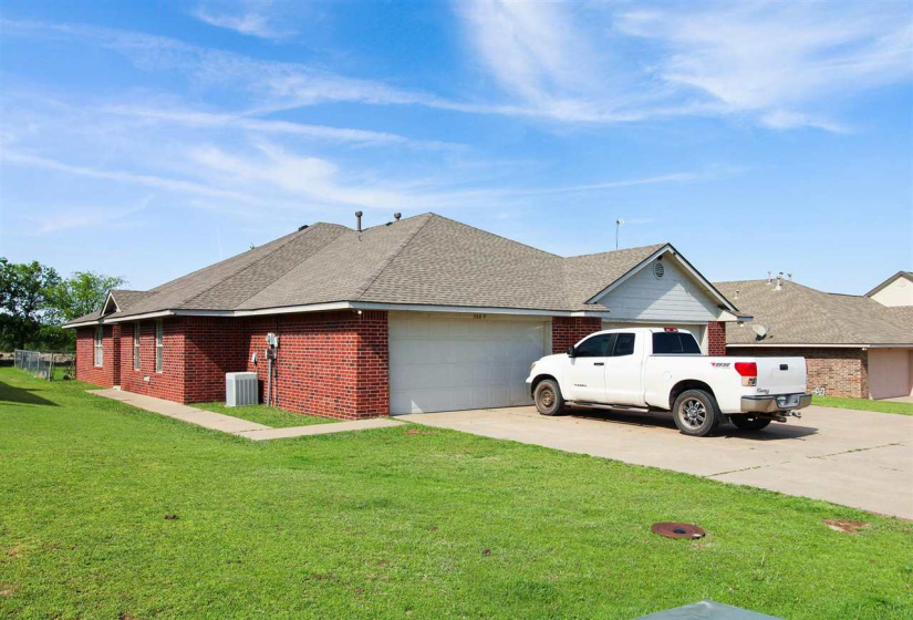 3 BathroomsBathrooms,Multi-family,Duplex,Par,1,132009
