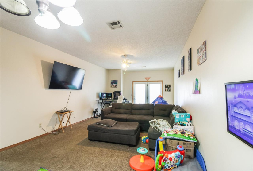 3 BathroomsBathrooms,Multi-family,Duplex,Par,1,132009