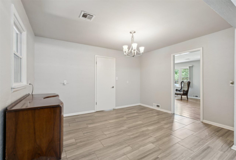4 Bedrooms Bedrooms, ,2 BathroomsBathrooms,Residential,Single Family,6th,1,132002