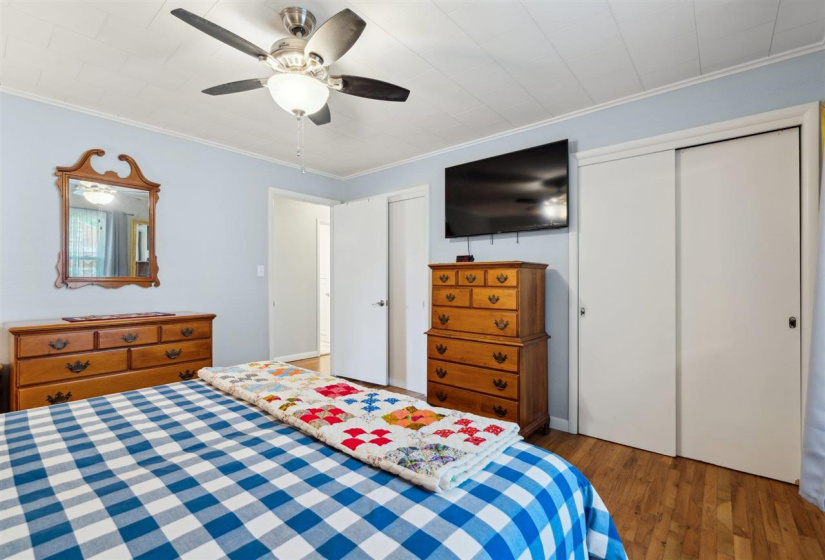 4 Bedrooms Bedrooms, ,2 BathroomsBathrooms,Residential,Single Family,6th,1,132002