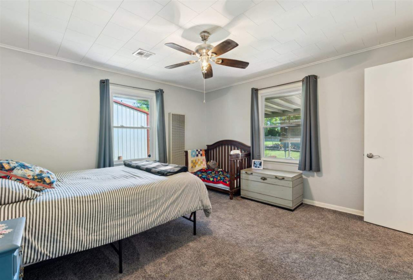 4 Bedrooms Bedrooms, ,2 BathroomsBathrooms,Residential,Single Family,6th,1,132002