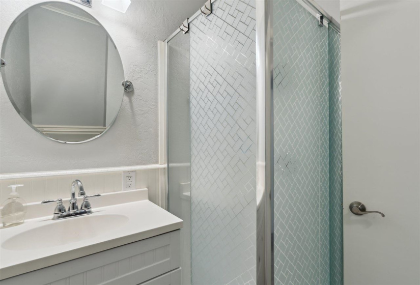 4 Bedrooms Bedrooms, ,2 BathroomsBathrooms,Residential,Single Family,6th,1,132002