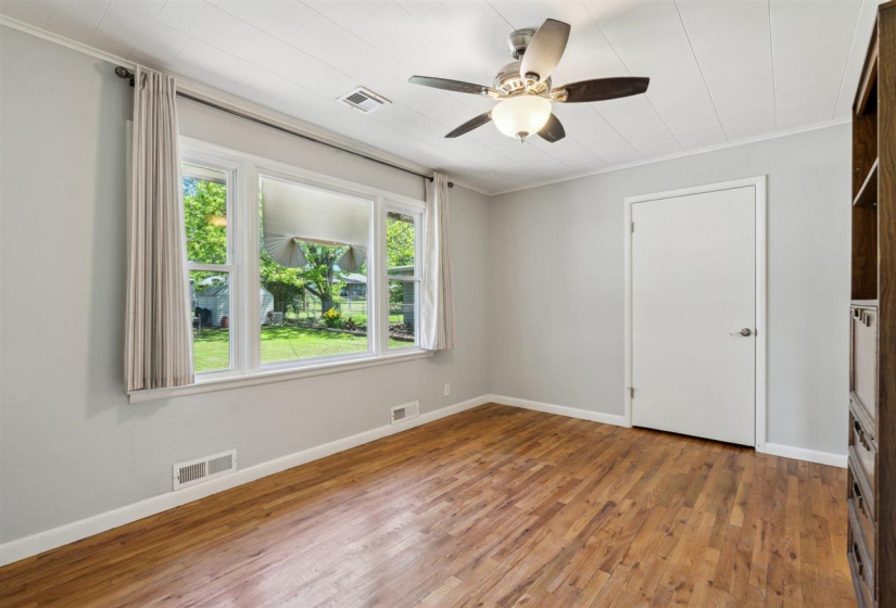4 Bedrooms Bedrooms, ,2 BathroomsBathrooms,Residential,Single Family,6th,1,132002