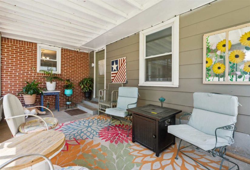 4 Bedrooms Bedrooms, ,2 BathroomsBathrooms,Residential,Single Family,6th,1,132002