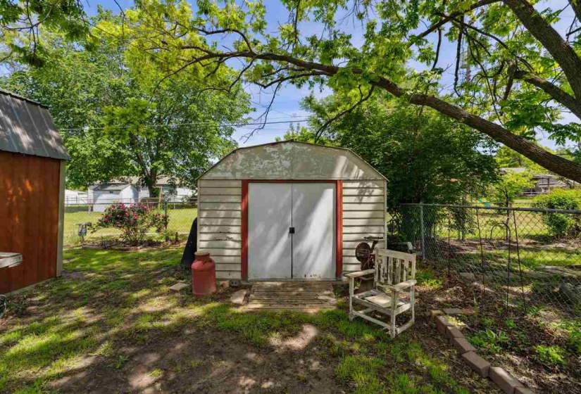 4 Bedrooms Bedrooms, ,2 BathroomsBathrooms,Residential,Single Family,6th,1,132002