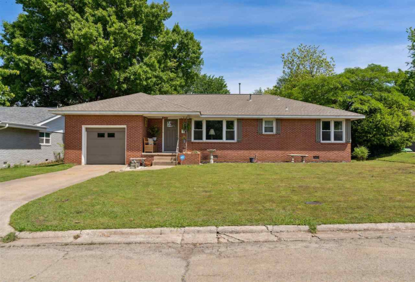 4 Bedrooms Bedrooms, ,2 BathroomsBathrooms,Residential,Single Family,6th,1,132002