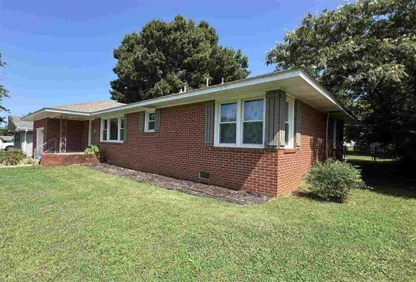 4 Bedrooms Bedrooms, 0 ,2 BathroomsBathrooms,Residential,Single Family,6th,1,132002