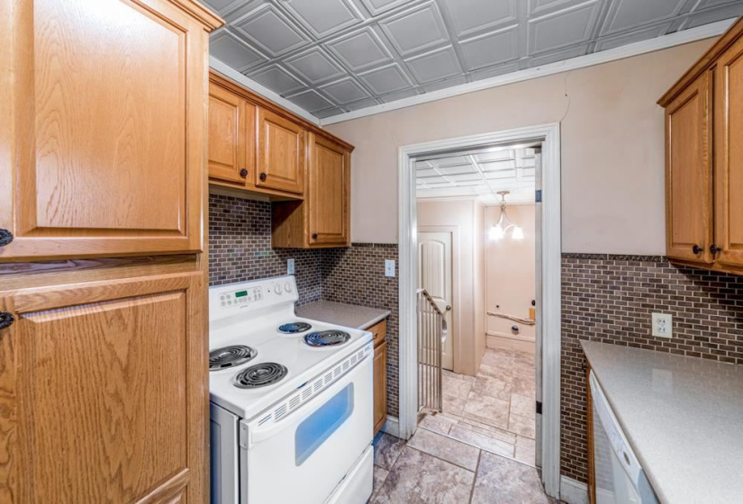 3 Bedrooms Bedrooms, ,1 BathroomBathrooms,Residential,Single Family,9th,1,132010