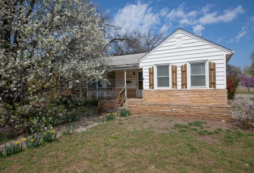 3 Bedrooms Bedrooms, ,1 BathroomBathrooms,Residential,Single Family,9th,1,132010