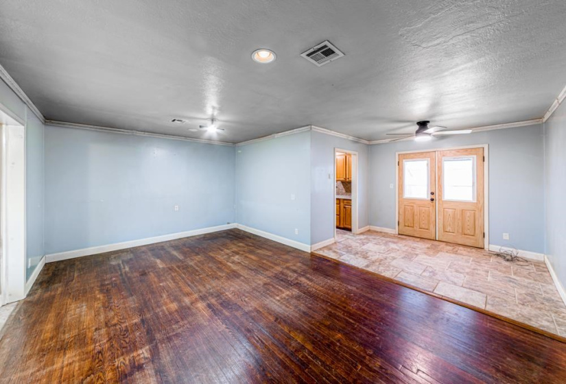 3 Bedrooms Bedrooms, ,1 BathroomBathrooms,Residential,Single Family,9th,1,132010
