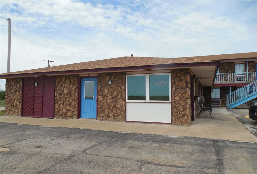 50 BathroomsBathrooms,Multi-family,Other,HWY 81,2,132012