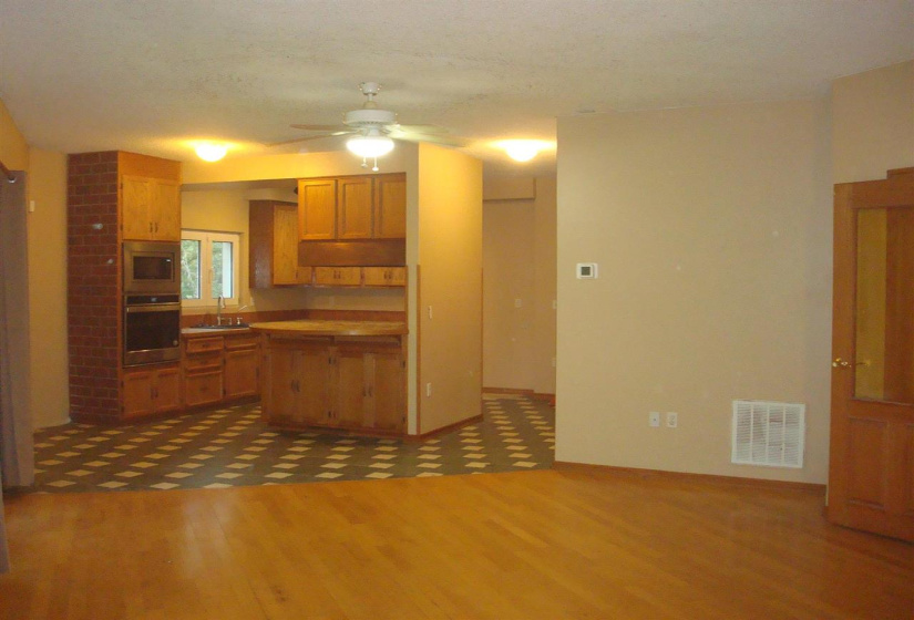 4 Bedrooms Bedrooms, ,2 BathroomsBathrooms,Residential,Single Family,Wild Turkey,3,132029