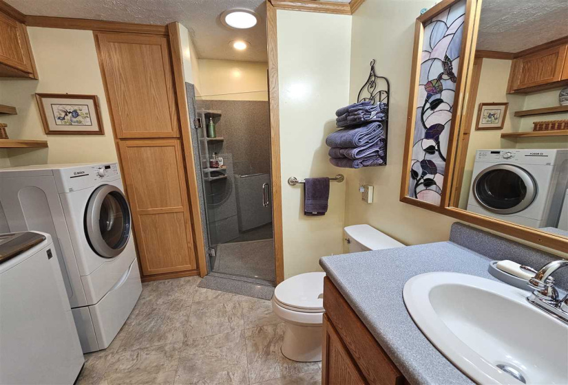 5 Bedrooms Bedrooms, ,3 BathroomsBathrooms,Residential,Single Family,56th,2,132036