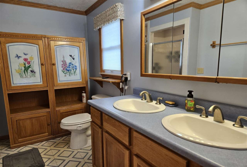 5 Bedrooms Bedrooms, ,3 BathroomsBathrooms,Residential,Single Family,56th,2,132036