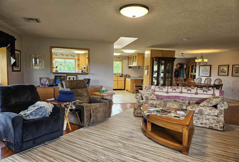 5 Bedrooms Bedrooms, ,3 BathroomsBathrooms,Residential,Single Family,56th,2,132036
