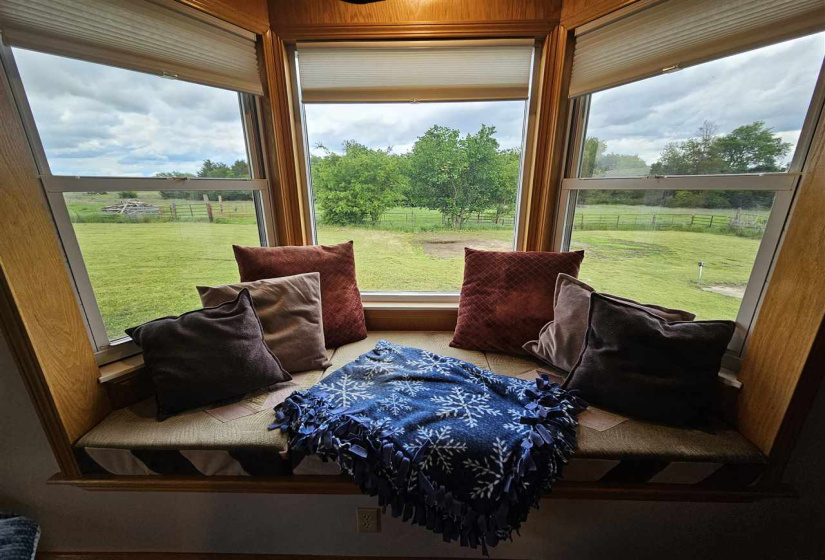 LR Window Seat